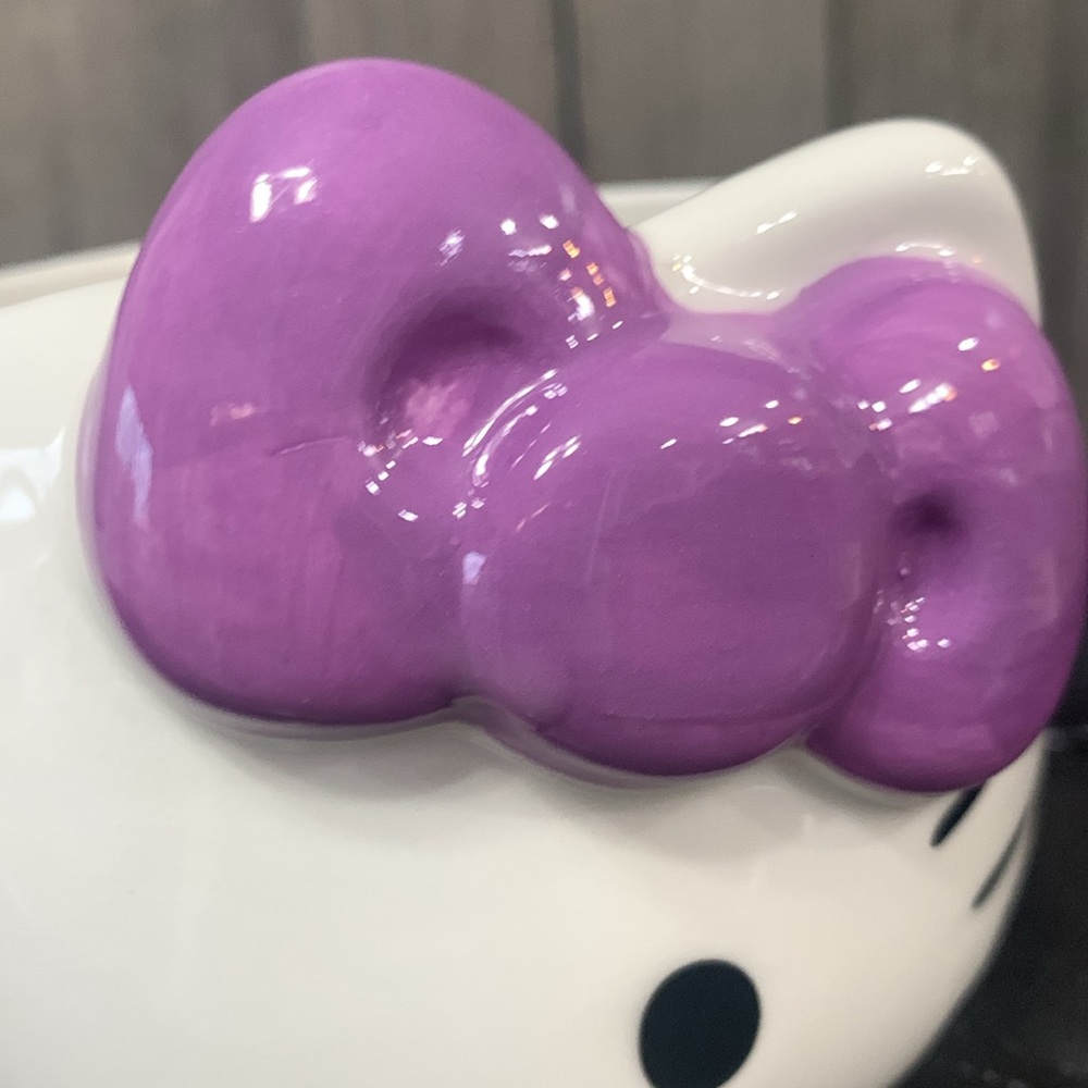 New Hello Kitty Face Purple Bow Sculpted Coffee Mug By Sanrio & Silver Buffalo - Picture 3 of 8